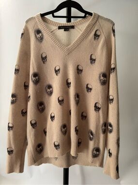 Skull Cashmere Beige V-Neck Skull Print Sweater